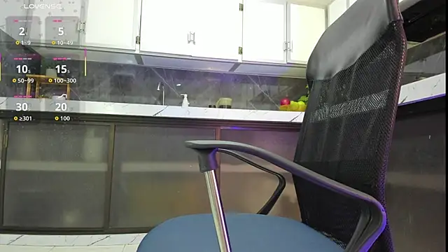 Snapshot of antony_bigdick_ chatting on 12-19-25, 01:23 antony bigdick online show from 12-19-25, 01:23