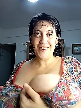 Snapshot of Sole_Love chatting on 03-05-25, 01:50 Sole Love online show from 03-05-25, 01:50