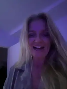 Snapshot of AlisonXCristal chatting on 07-30-26, 09:47 AlisonXCristal online show from 07-30-26, 09:47