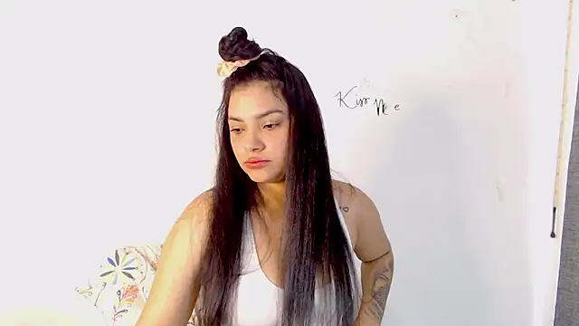 lolaa staars online show from 03-15-25, 01:07