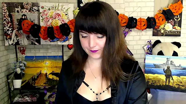 Darina M  online show from 10-31-25, 04:46