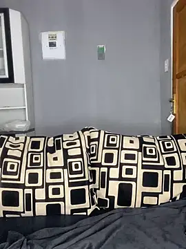 Snapshot of DarkBerry87 chatting on 02-19-25, 02:44 DarkBerry87 online show from 02-19-25, 02:44