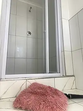 Snapshot of DarkBerry87 chatting on 03-06-25, 02:18 DarkBerry87 online show from 03-06-25, 02:18