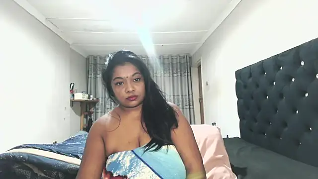 Indianmayaxoxo online show from 06-12-26, 04:33