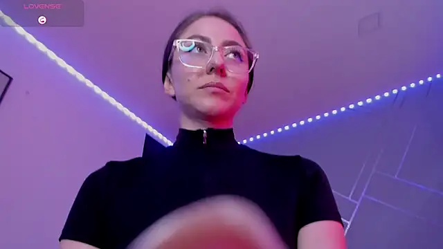 Snapshot of Ich_Bin_Julia chatting on 02-11-25, 03:29 Ich Bin Julia online show from 02-11-25, 03:29