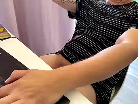 tomazu11 online show from 01-15-26, 01:37