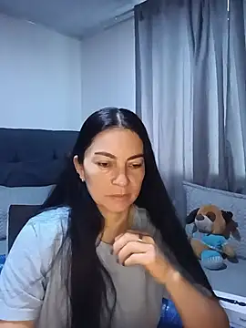 renata hot1 online show from 06-09-26, 10:10