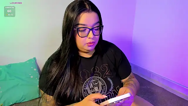 Apriilpeach  online show from 05-05-26, 06:16
