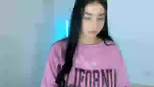 Snapshot of Natasha_su_ chatting on 09-17-25, 11:17 Natasha su  online show from 09-17-25, 11:17