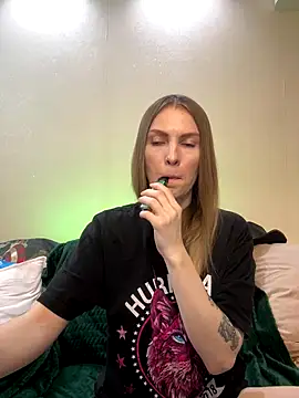 Snapshot of RachelBelI chatting on 12-05-24, 11:18 RachelBelI online show from 12-05-24, 11:18