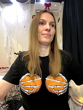 Snapshot of RachelBelI chatting on 10-13-25, 11:38 RachelBelI online show from 10-13-25, 11:38