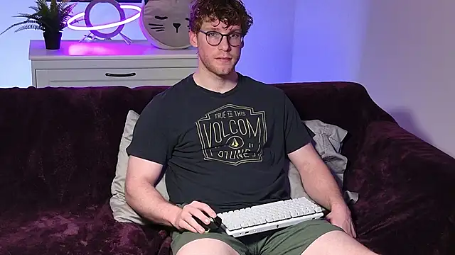 BlueEyedTallGuy94 online show from 11-18-25, 03:12