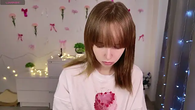 Snapshot of b4by_LoL1 chatting on 03-13-25, 08:15 b4by LoL1 online show from 03-13-25, 08:15