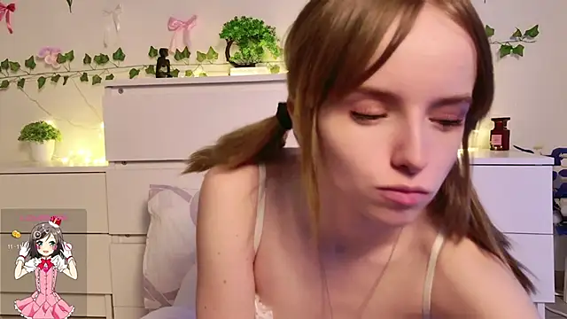 Snapshot of b4by_LoL1 chatting on 03-23-25, 12:36 b4by LoL1 online show from 03-23-25, 12:36