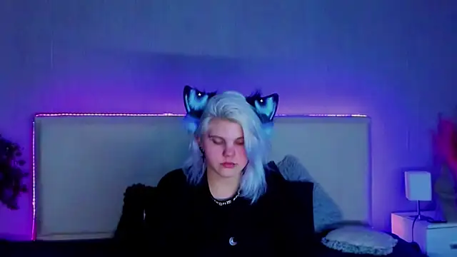 Snapshot of JoannLowe chatting on 02-20-25, 09:20 JoannLowe online show from 02-20-25, 09:20