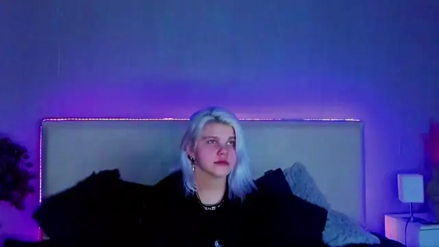 Snapshot of JoannLowe chatting on 02-21-25, 07:54 JoannLowe online show from 02-21-25, 07:54