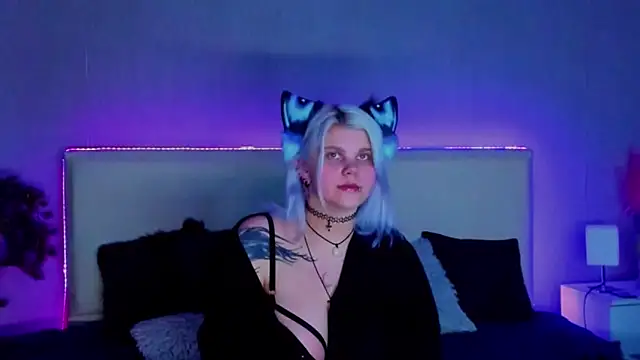 Snapshot of JoannLowe chatting on 02-23-25, 09:16 JoannLowe online show from 02-23-25, 09:16