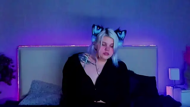 Snapshot of JoannLowe chatting on 02-27-25, 11:59 JoannLowe online show from 02-27-25, 11:59