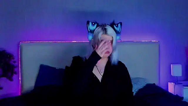 Snapshot of JoannLowe chatting on 03-02-25, 08:07 JoannLowe online show from 03-02-25, 08:07