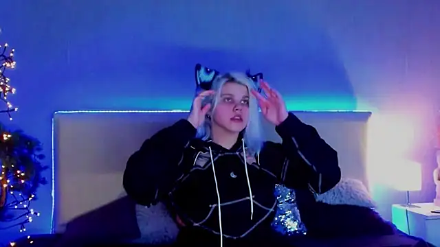 Snapshot of JoannLowe chatting on 03-05-25, 07:17 JoannLowe online show from 03-05-25, 07:17