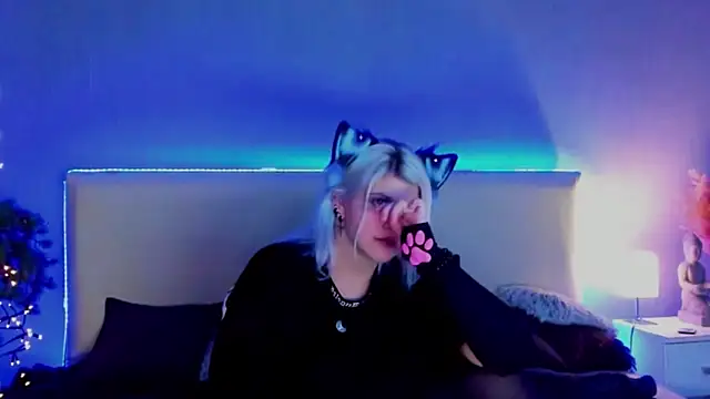 Snapshot of JoannLowe chatting on 03-06-25, 01:58 JoannLowe online show from 03-06-25, 01:58