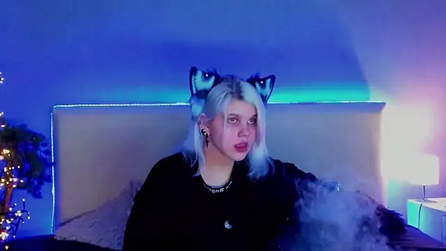 Snapshot of JoannLowe chatting on 03-06-25, 07:10 JoannLowe online show from 03-06-25, 07:10