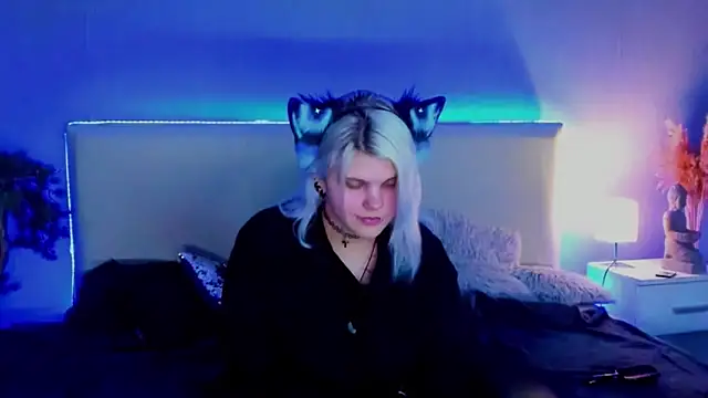 Snapshot of JoannLowe chatting on 03-09-25, 03:01 JoannLowe online show from 03-09-25, 03:01