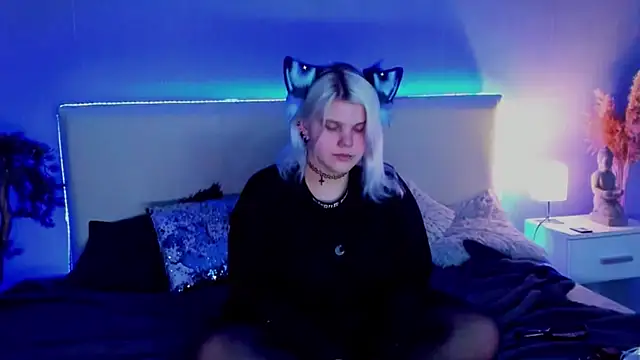 Snapshot of JoannLowe chatting on 03-11-25, 11:26 JoannLowe online show from 03-11-25, 11:26