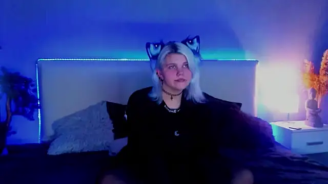 Snapshot of JoannLowe chatting on 03-21-25, 09:12 JoannLowe online show from 03-21-25, 09:12