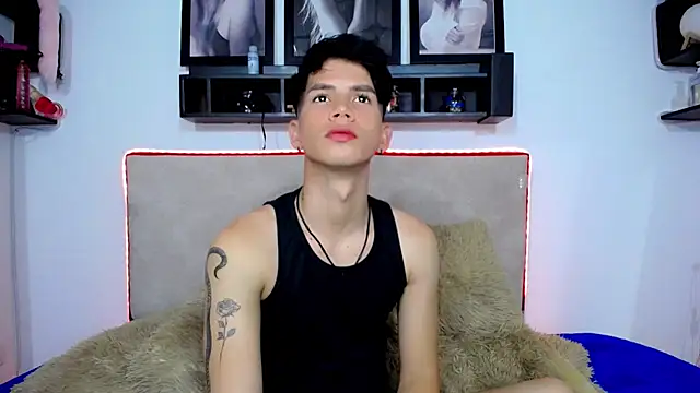 Snapshot of Tayson_Rivers chatting on 12-10-24, 03:12 Tayson Rivers online show from 12-10-24, 03:12