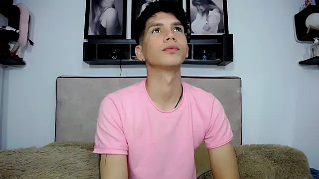Snapshot of Tayson_Rivers chatting on 12-12-24, 05:52 Tayson Rivers online show from 12-12-24, 05:52