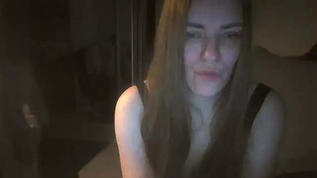 Snapshot of AnnaDiamond1 chatting on 10-02-25, 10:28 AnnaDiamond1 online show from 10-02-25, 10:28