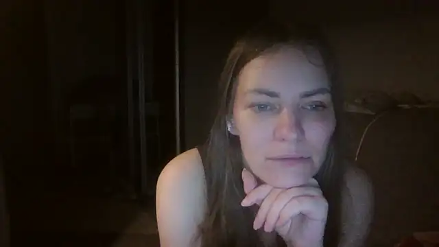 Snapshot of AnnaDiamond1 chatting on 10-17-25, 10:12 AnnaDiamond1 online show from 10-17-25, 10:12