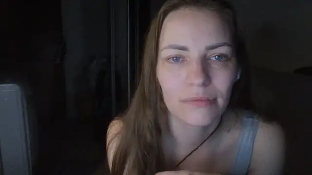 AnnaDiamond1 online show from 06-03-26, 08:47