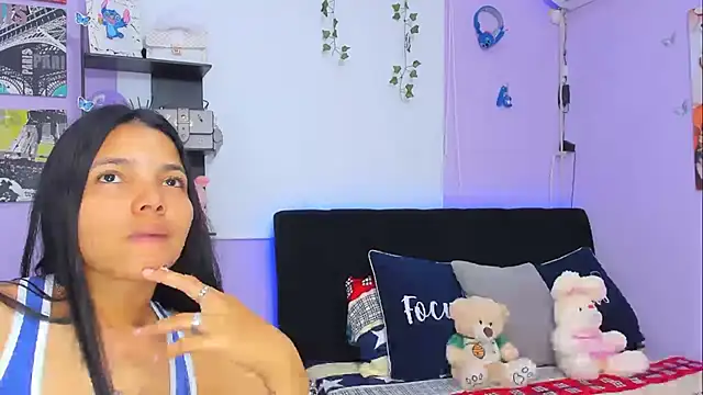 Snapshot of sara_mendez2 chatting on 02-21-25, 06:37 sara mendez2 online show from 02-21-25, 06:37