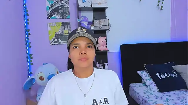 Snapshot of sara_mendez2 chatting on 02-26-25, 04:24 sara mendez2 online show from 02-26-25, 04:24