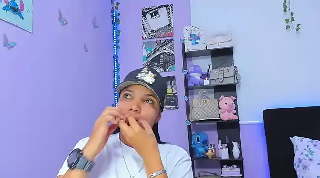 Snapshot of sara_mendez2 chatting on 02-26-25, 10:31 sara mendez2 online show from 02-26-25, 10:31