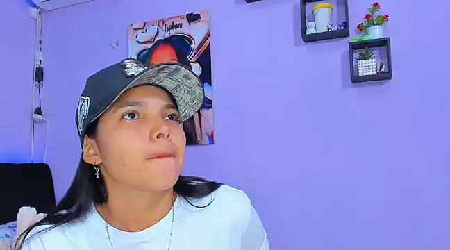 Snapshot of sara_mendez2 chatting on 02-28-25, 11:01 sara mendez2 online show from 02-28-25, 11:01