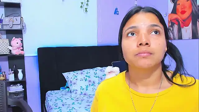 Snapshot of sara_mendez2 chatting on 03-06-25, 02:09 sara mendez2 online show from 03-06-25, 02:09