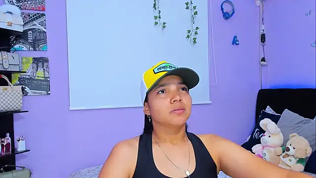 Snapshot of sara_mendez2 chatting on 03-10-25, 11:06 sara mendez2 online show from 03-10-25, 11:06