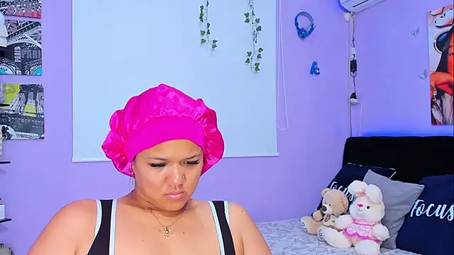 Snapshot of sara_mendez2 chatting on 03-11-25, 03:12 sara mendez2 online show from 03-11-25, 03:12