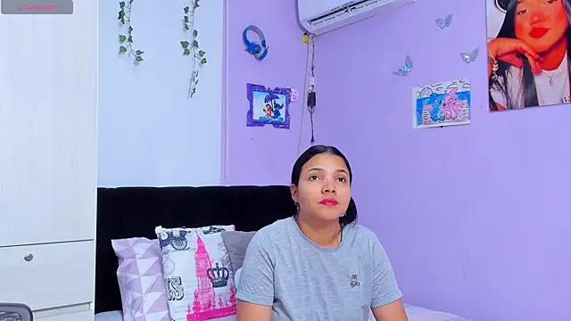 Snapshot of sara_mendez2 chatting on 09-13-25, 10:53 sara mendez2 online show from 09-13-25, 10:53