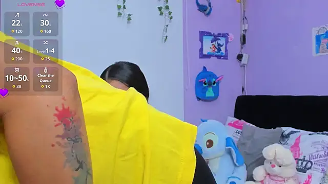 Snapshot of sara_mendez2 chatting on 10-11-25, 12:21 sara mendez2 online show from 10-11-25, 12:21