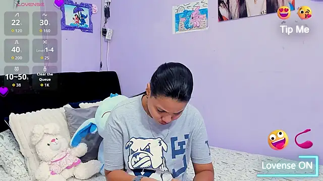 Snapshot of sara_mendez2 chatting on 11-02-25, 10:56 sara mendez2 online show from 11-02-25, 10:56