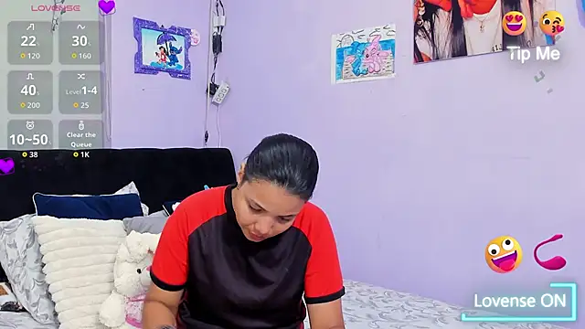 Snapshot of sara_mendez2 chatting on 11-10-25, 11:15 sara mendez2 online show from 11-10-25, 11:15