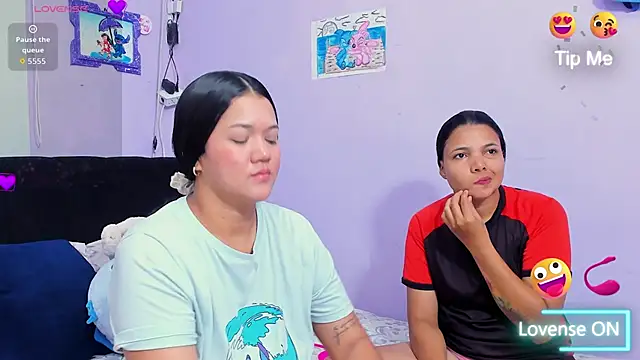 Snapshot of sara_mendez2 chatting on 11-18-25, 11:37 sara mendez2 online show from 11-18-25, 11:37