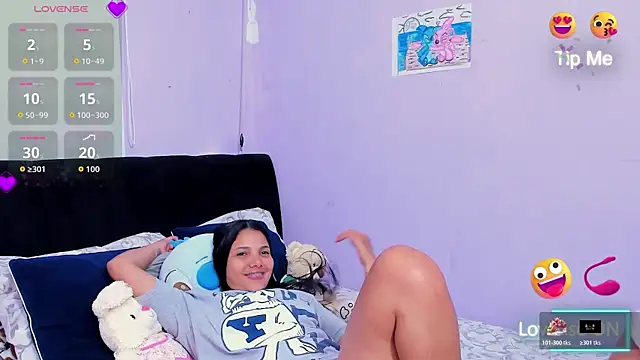 Snapshot of sara_mendez2 chatting on 11-20-25, 11:37 sara mendez2 online show from 11-20-25, 11:37