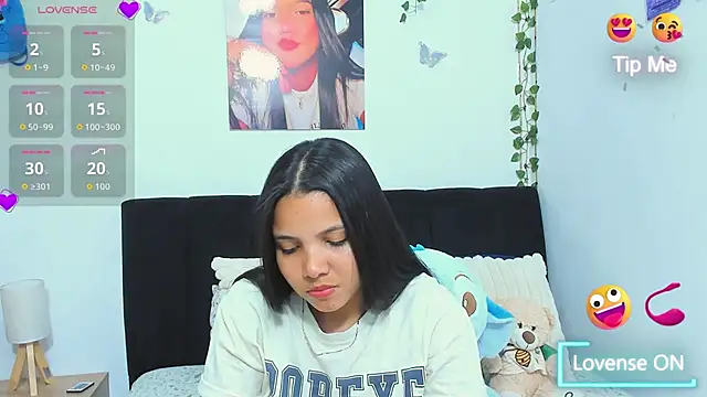 Snapshot of sara_mendez2 chatting on 11-28-25, 11:07 sara mendez2 online show from 11-28-25, 11:07