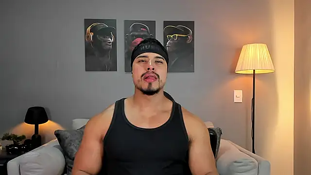 Snapshot of ApoloMakris chatting on 11-21-25, 07:23 ApoloMakris online show from 11-21-25, 07:23