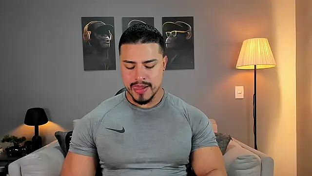 Snapshot of ApoloMakris chatting on 11-23-25, 03:45 ApoloMakris online show from 11-23-25, 03:45